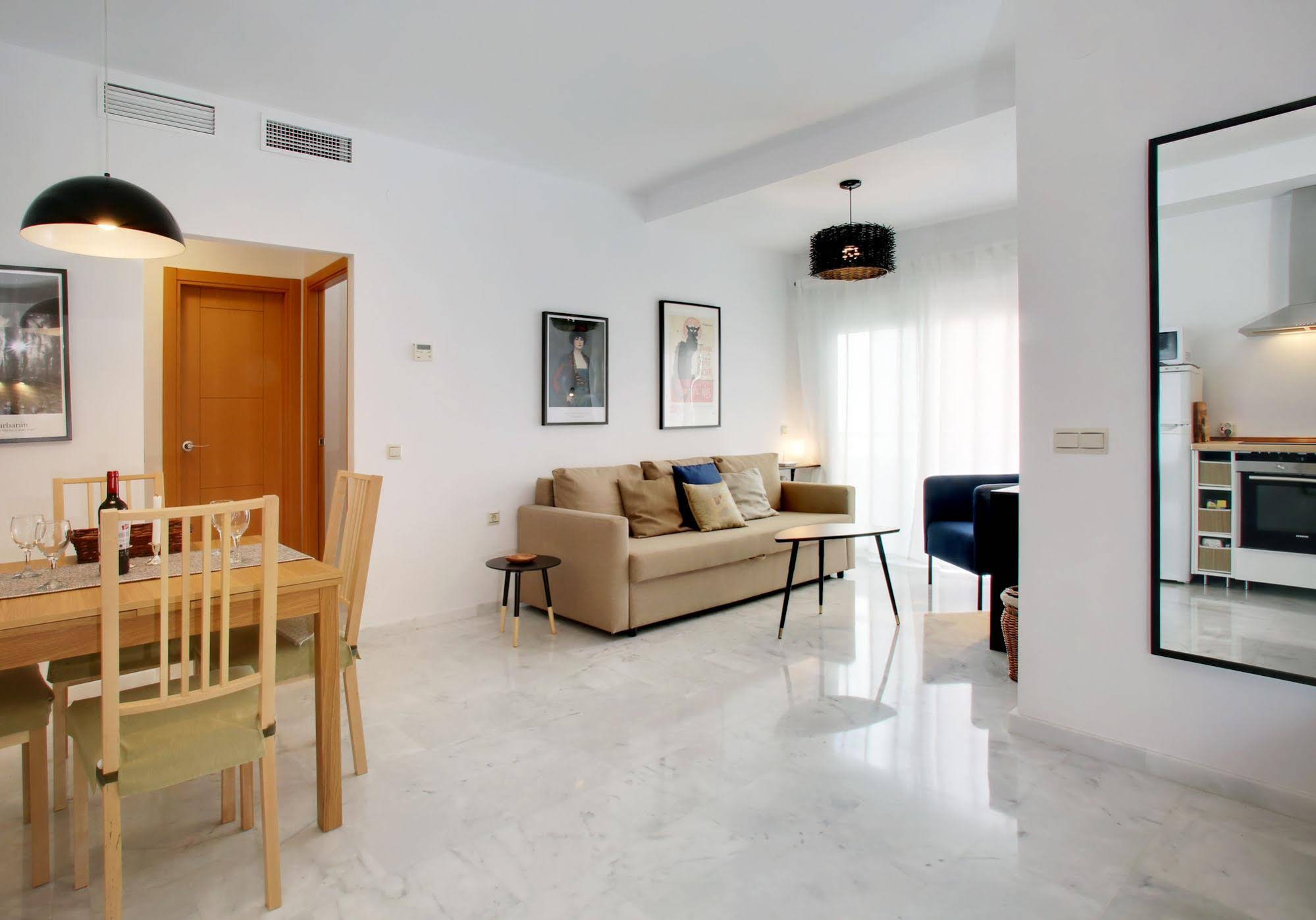 Apartamentos Doña Elvira Carreteria