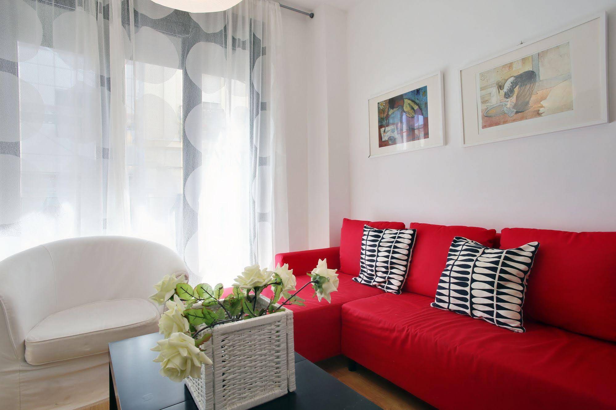 Apartamentos Doña Elvira Carreteria