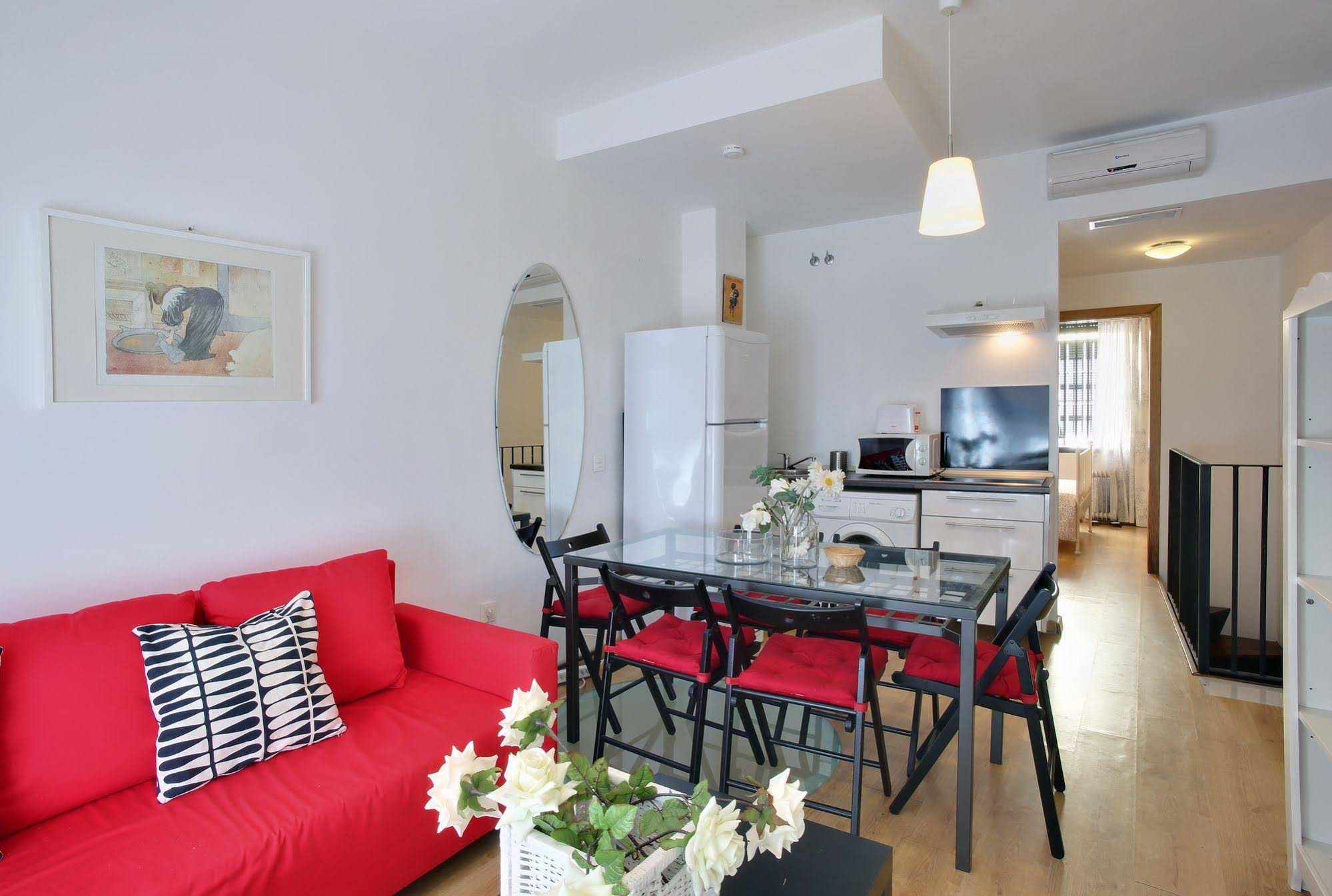 Apartamentos Doña Elvira Carreteria