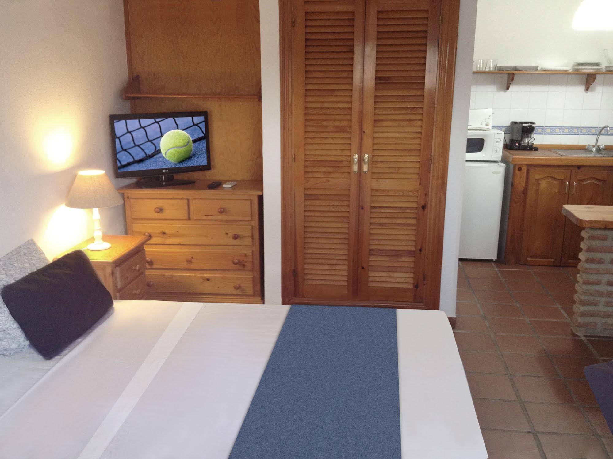 Apartamentos Turísticos La Mundial