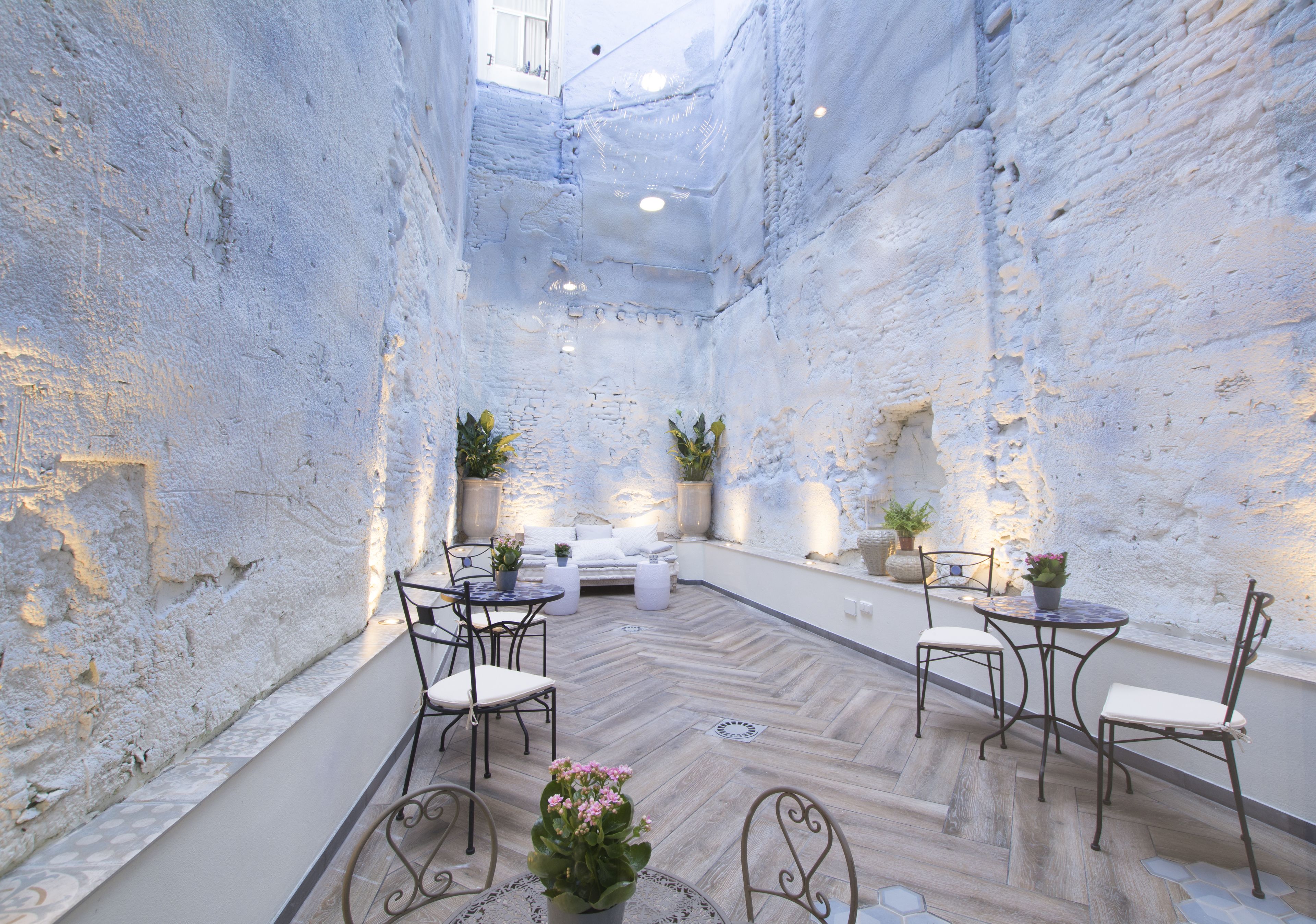 Avenue Rooms