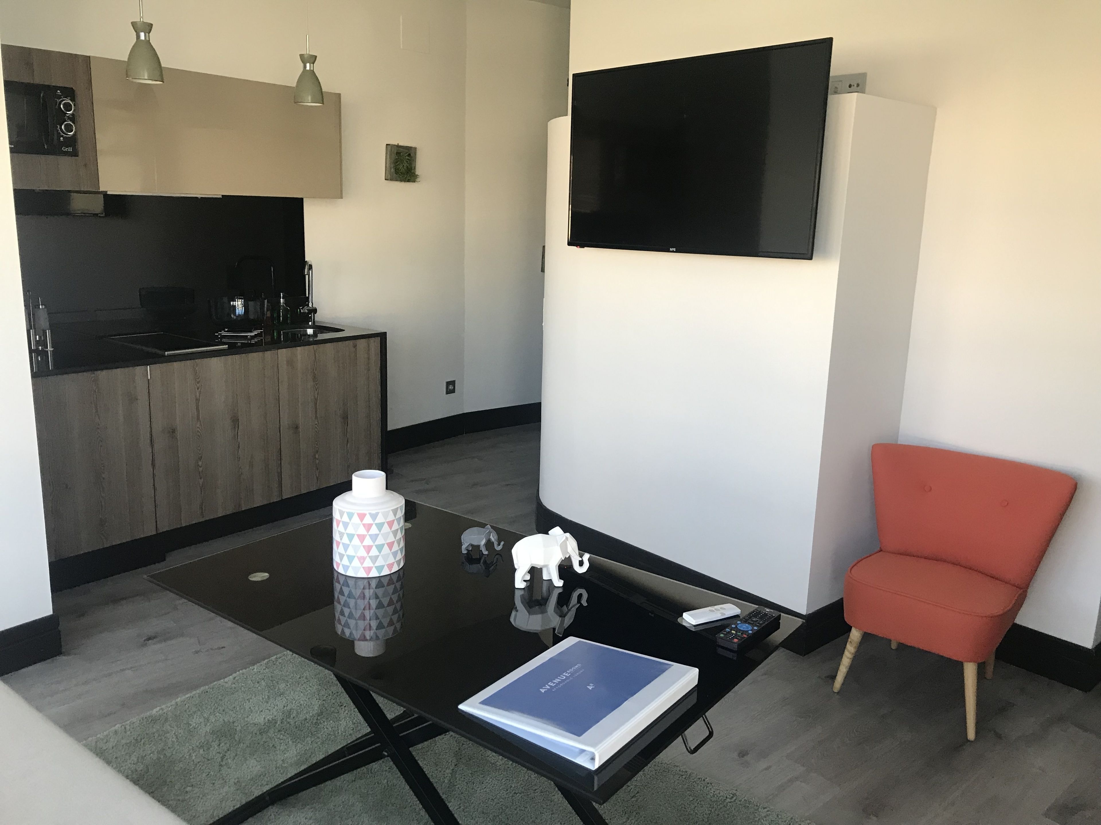 Avenue Rooms