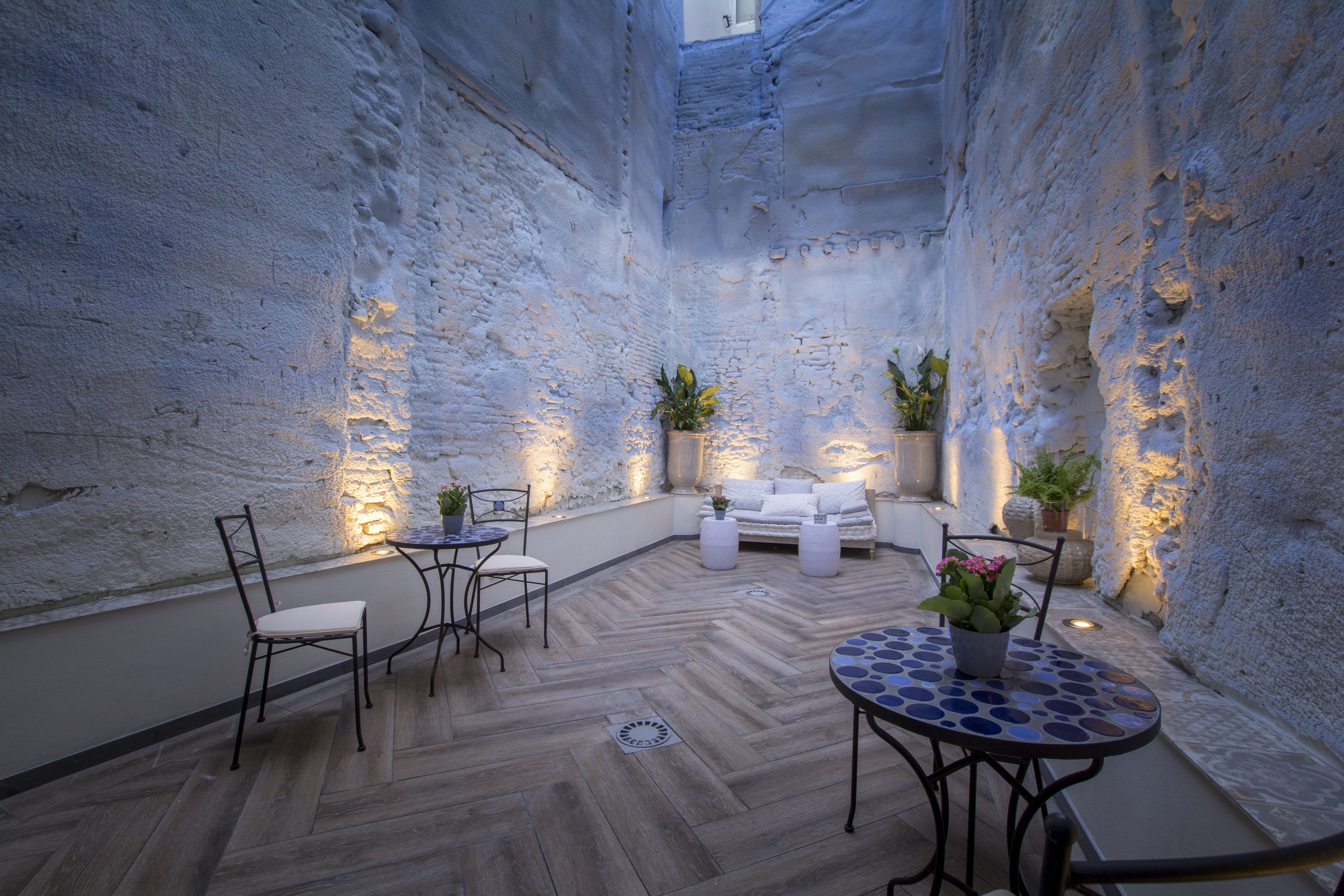 Avenue Rooms