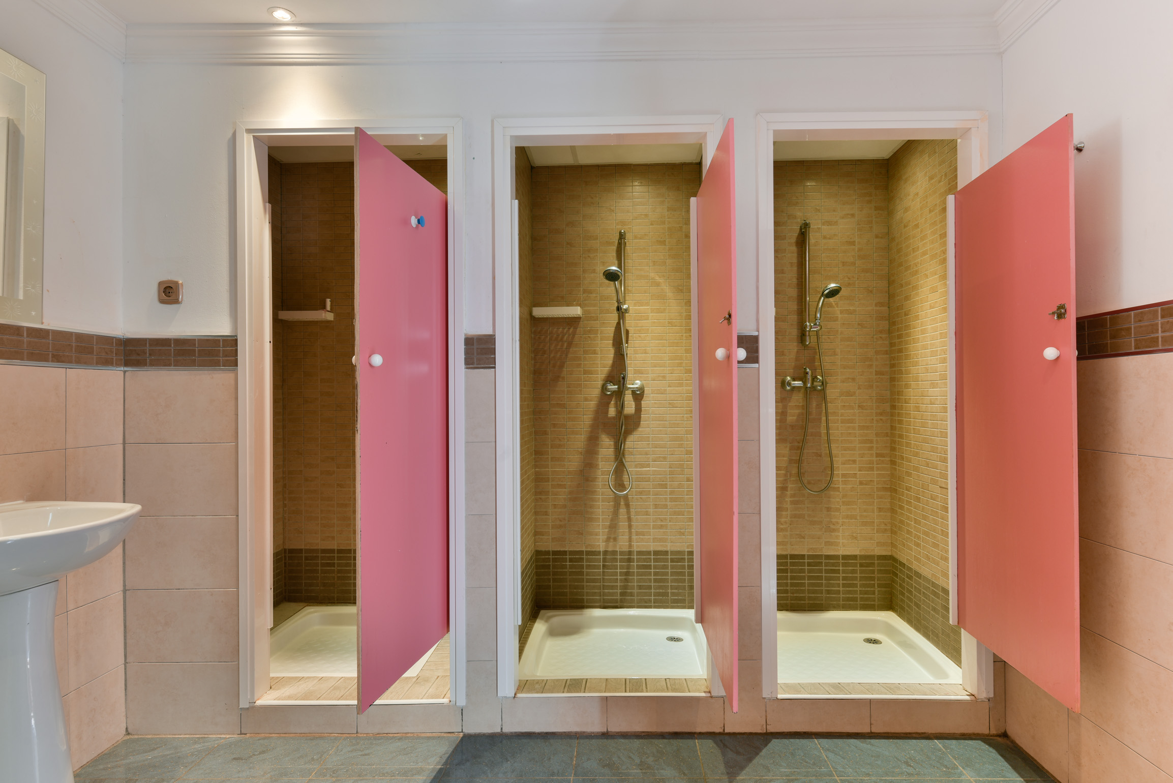 Feel Hostel City Center