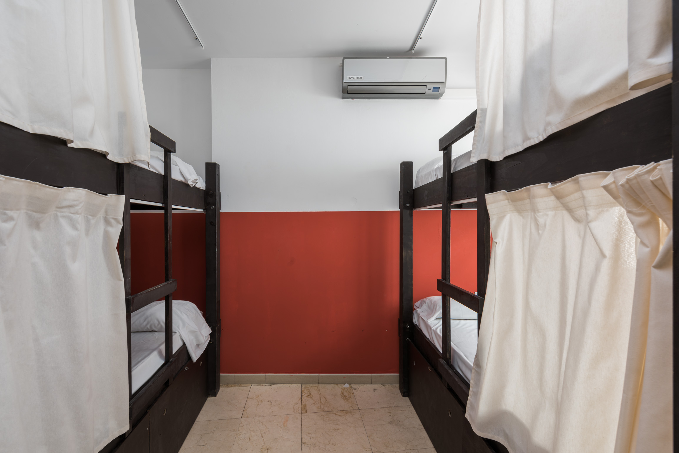 Feel Hostel City Center