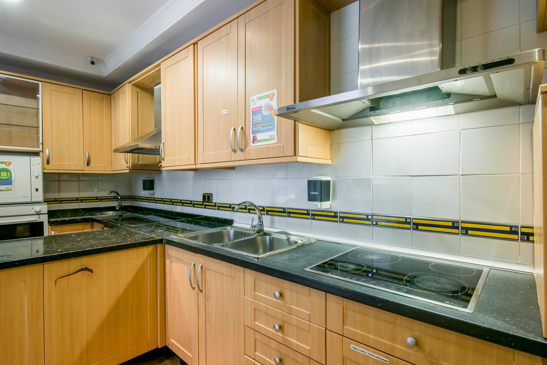 Feel Hostel City Center