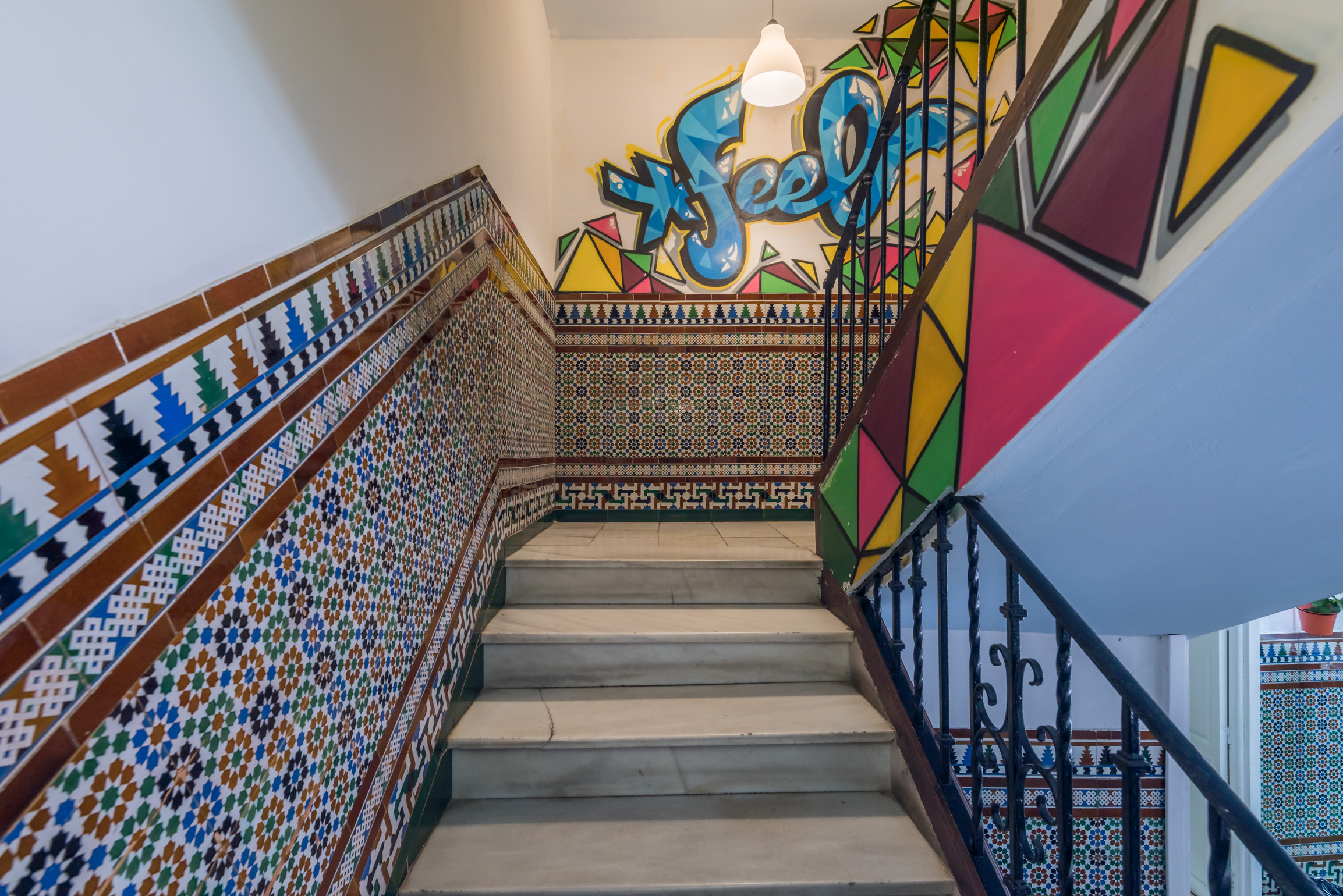 Feel Hostel City Center