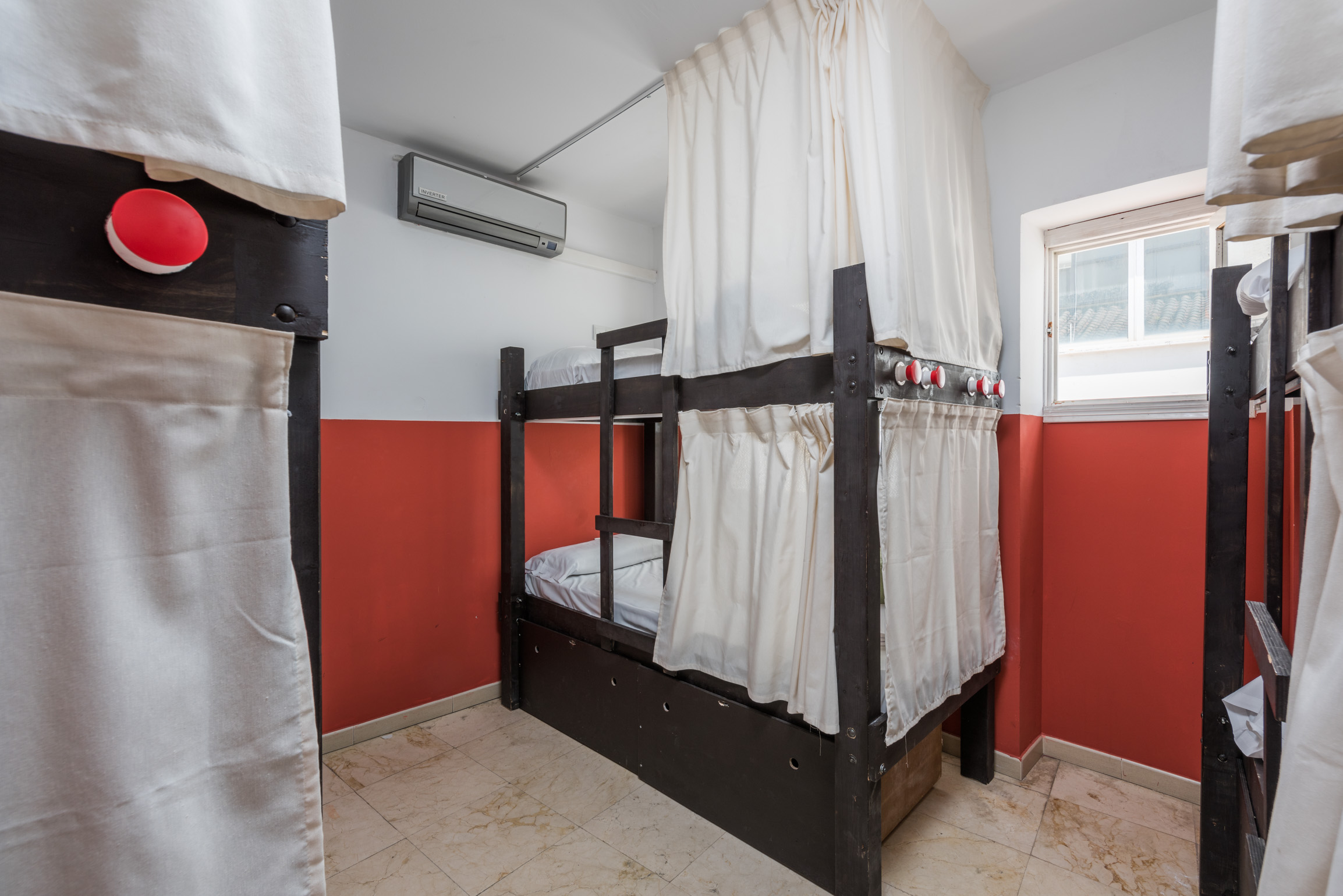 Feel Hostel City Center