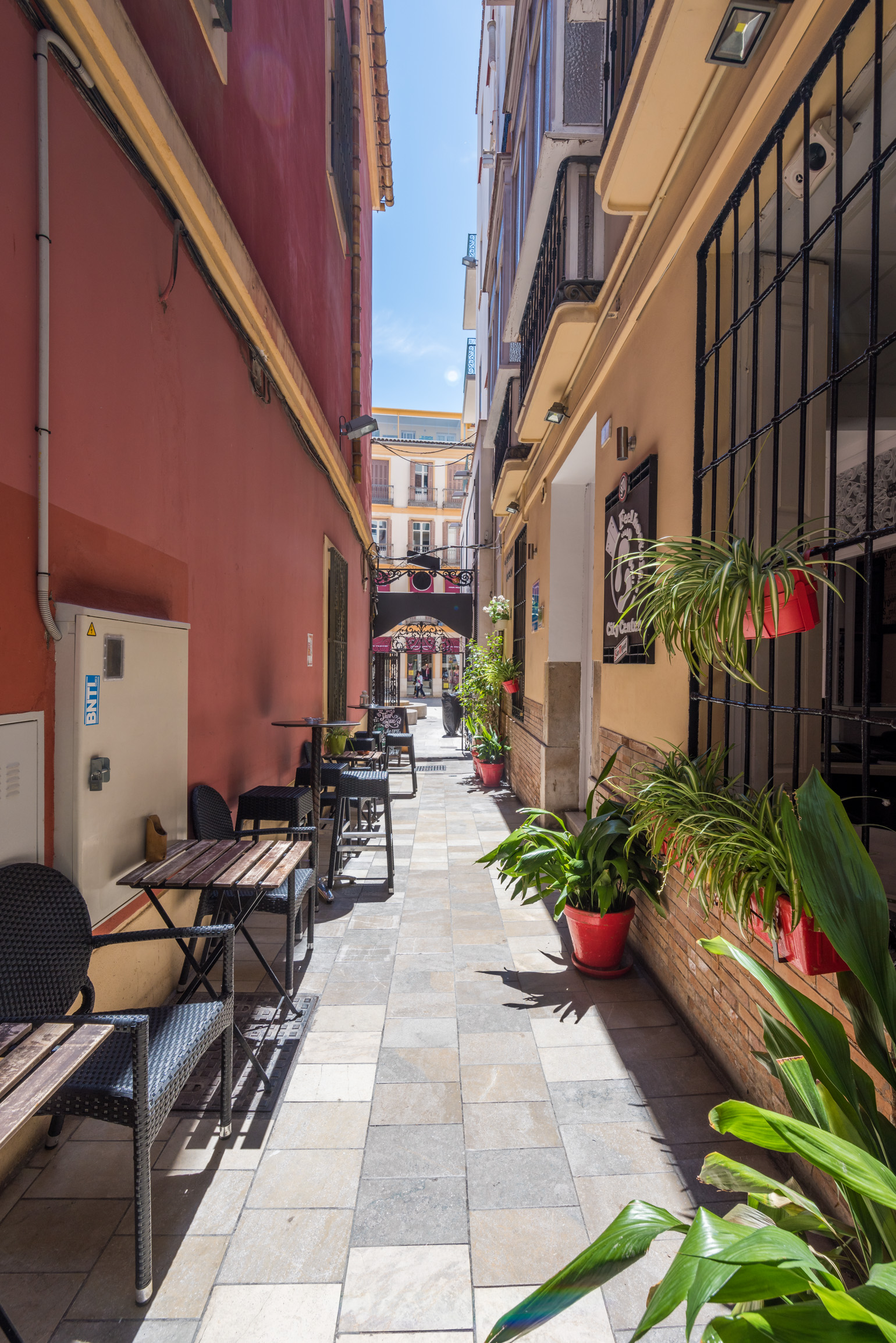 Feel Hostel City Center