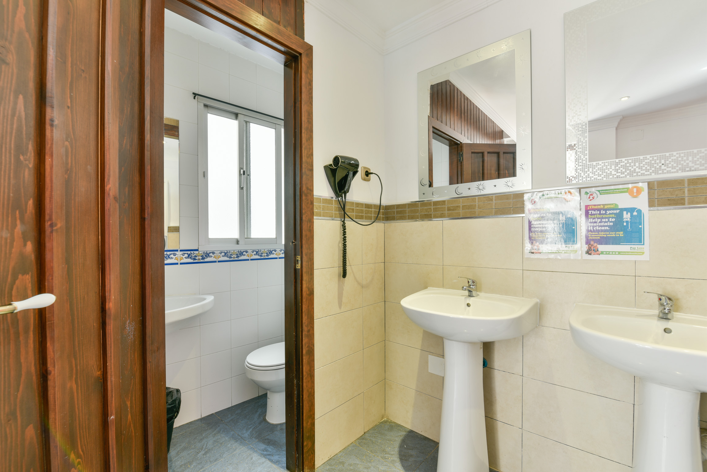 Feel Hostel City Center