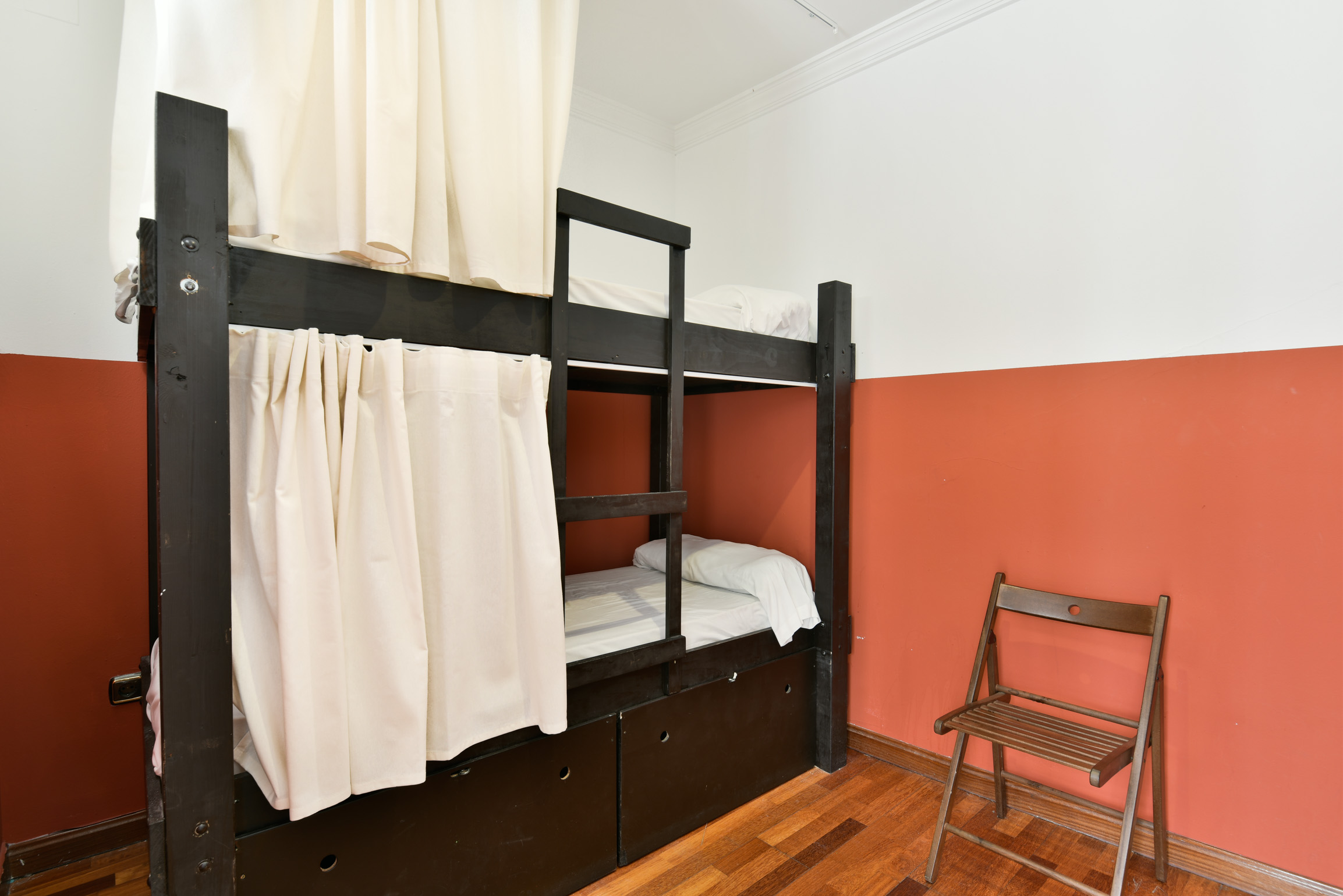 Feel Hostel City Center