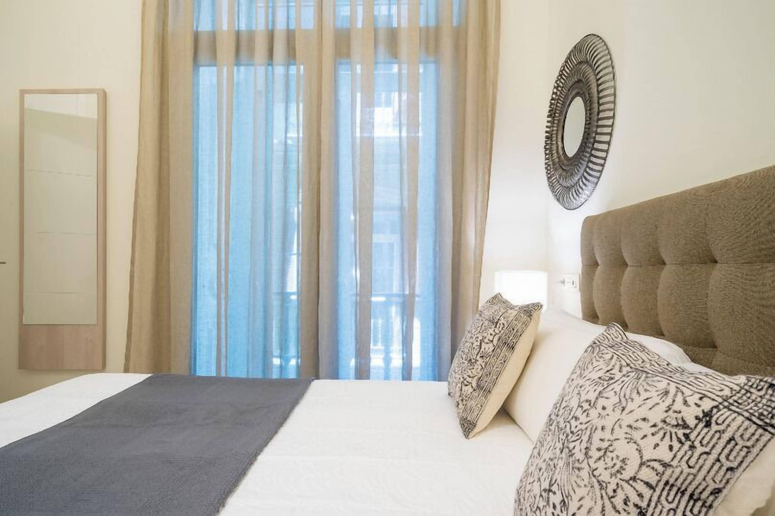 Fresh Velazquez Apartments