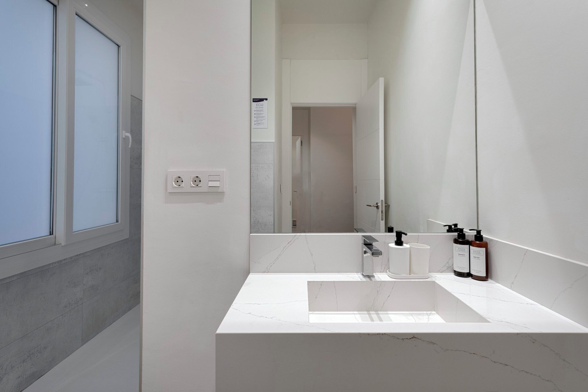 Fresh Velazquez Apartments