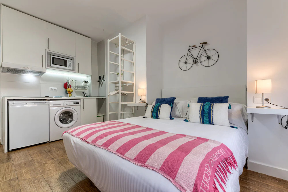Holidays2Malaga Malagueta Beach