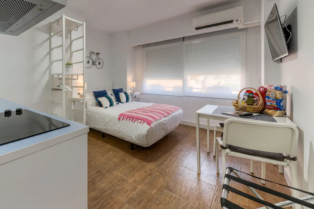 Holidays2Malaga Malagueta Beach