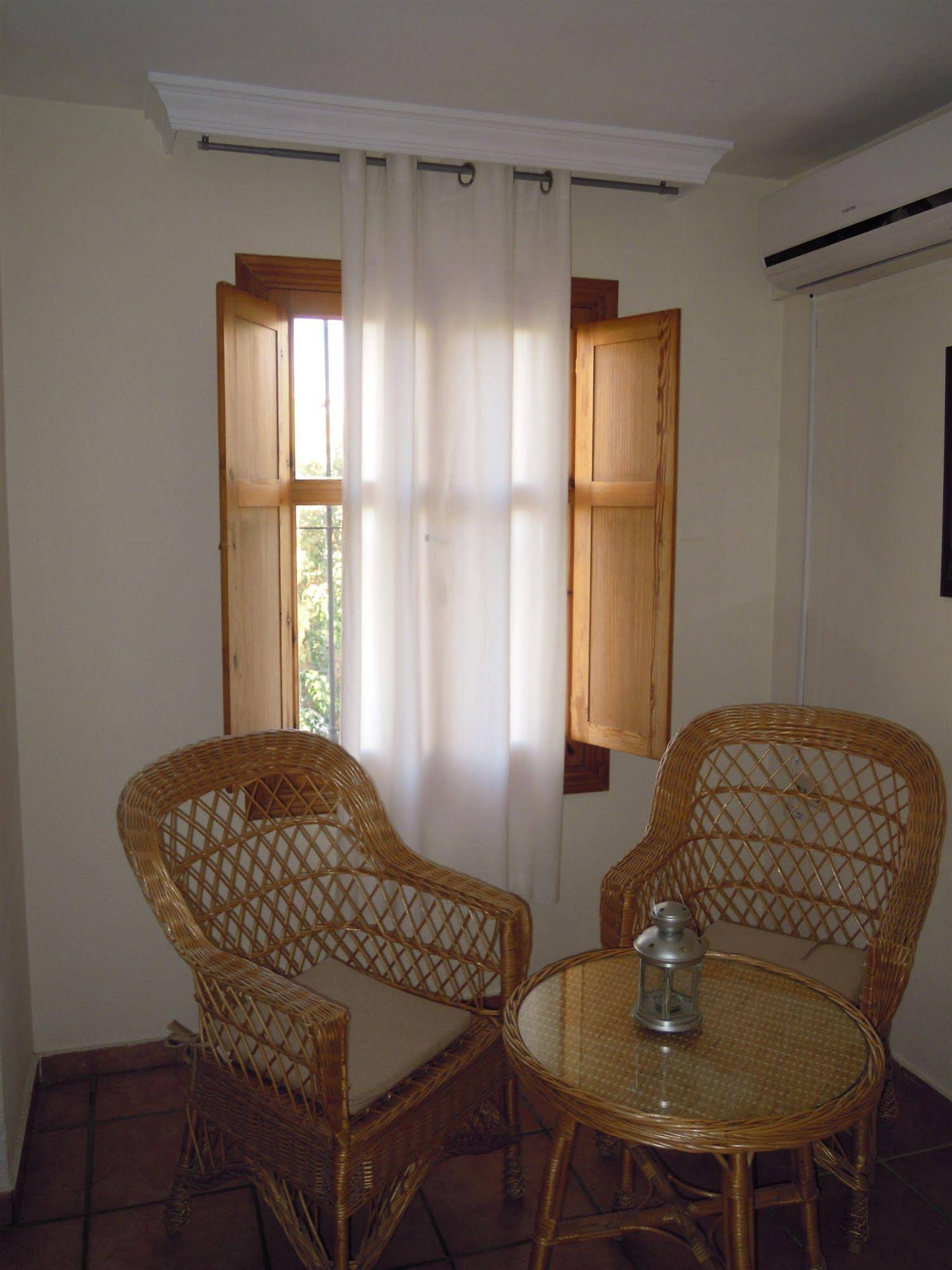 Hostal Moscatel