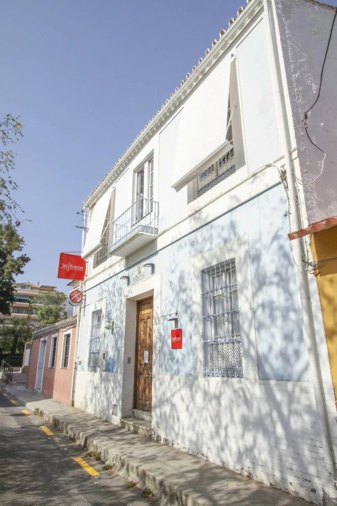 Las Acacias