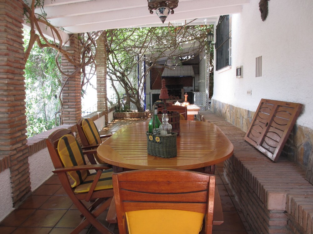 Rentcostadelsol Villa Pinares