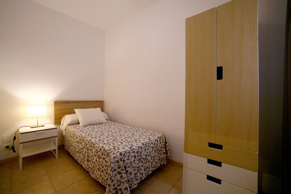 Victoria De Alba House