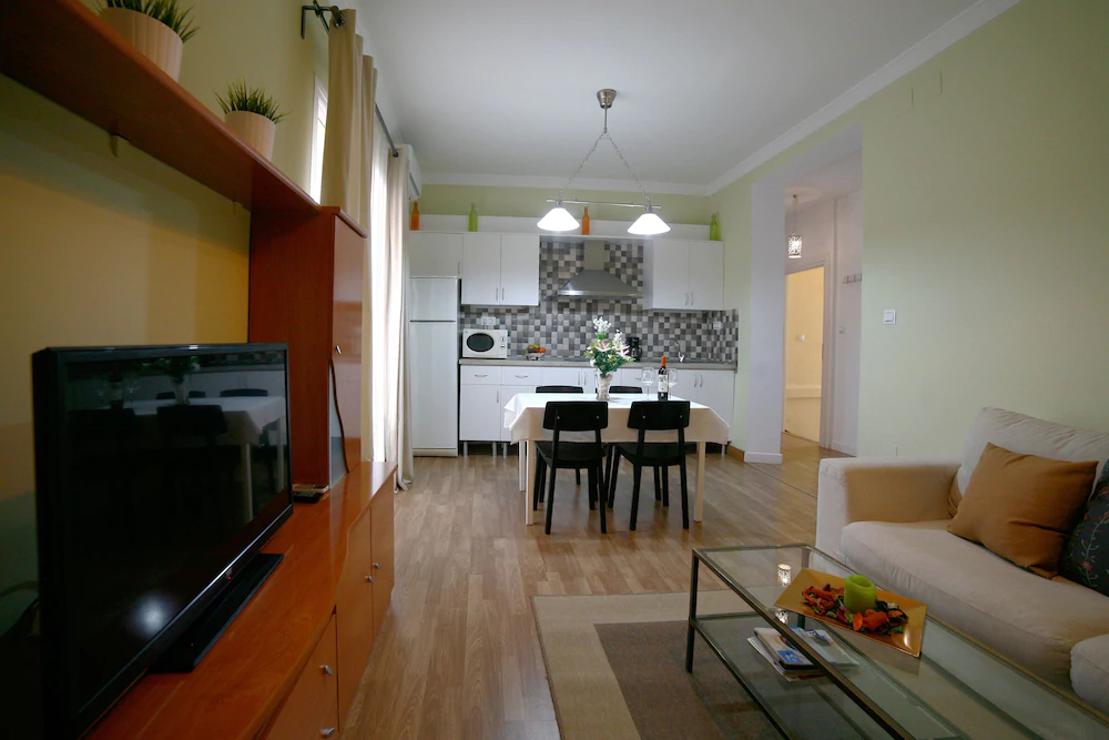 Victoria De Alba House