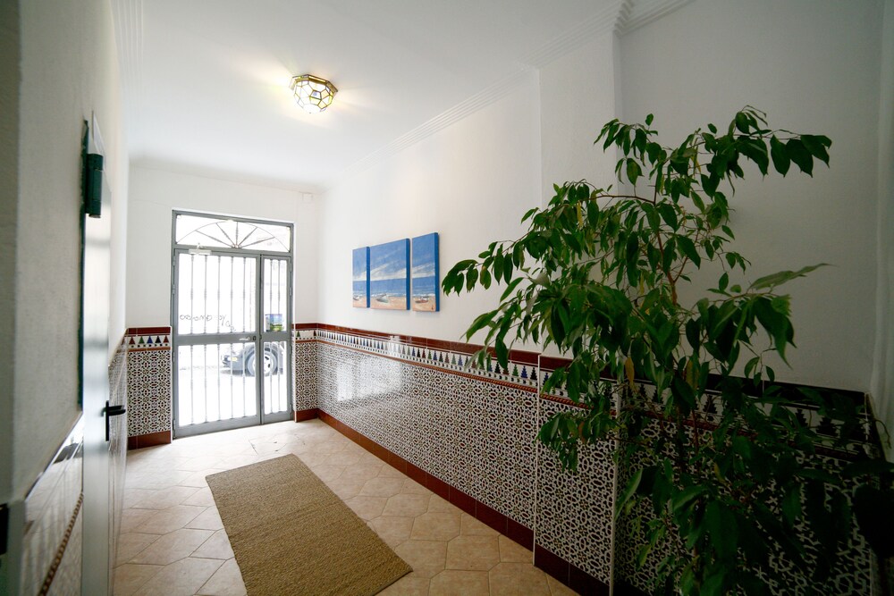 Victoria De Alba House