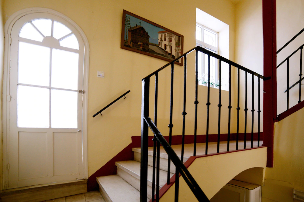Victoria De Alba House