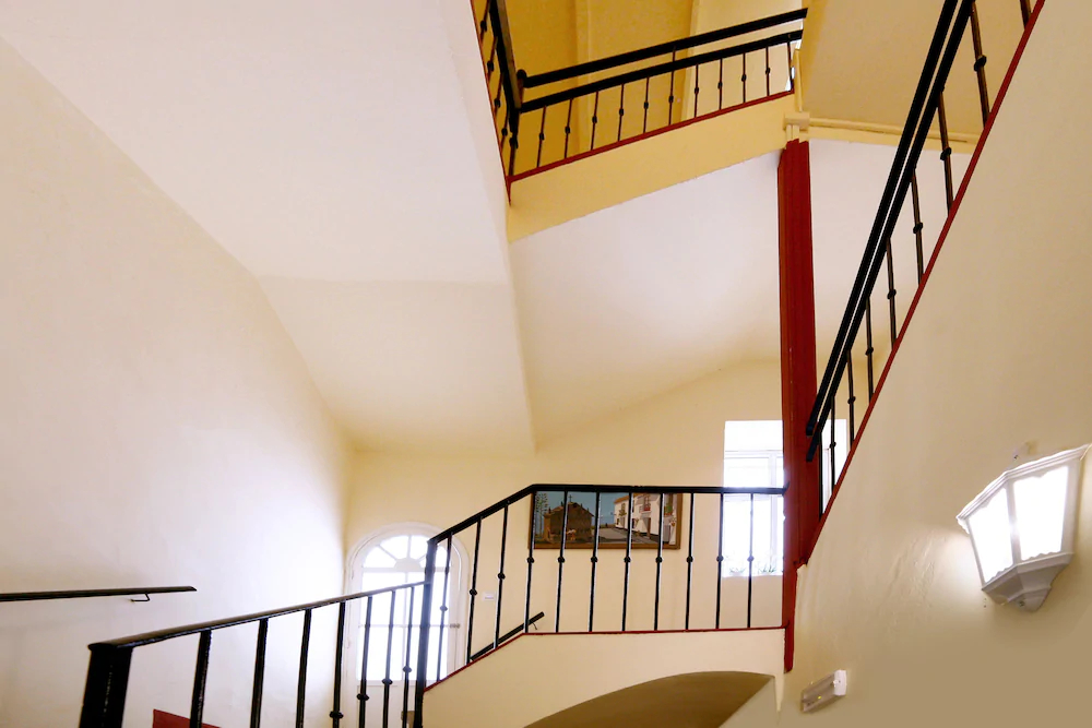 Victoria De Alba House