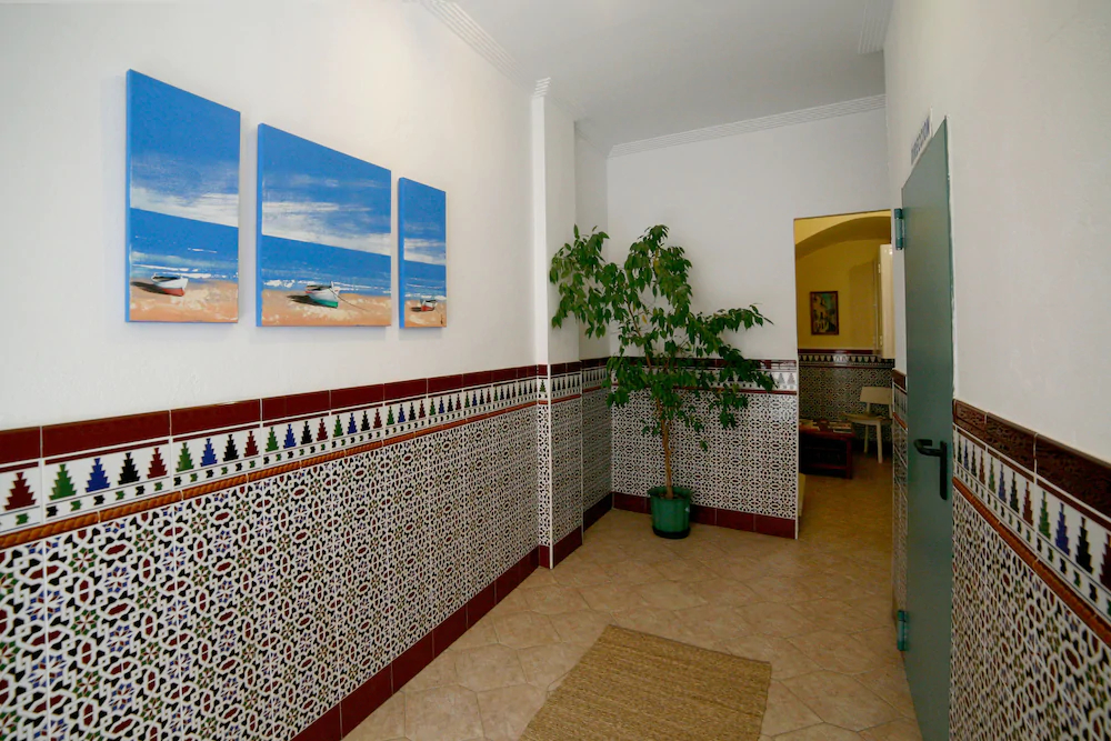 Victoria De Alba House