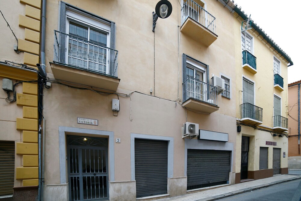 Victoria De Alba House