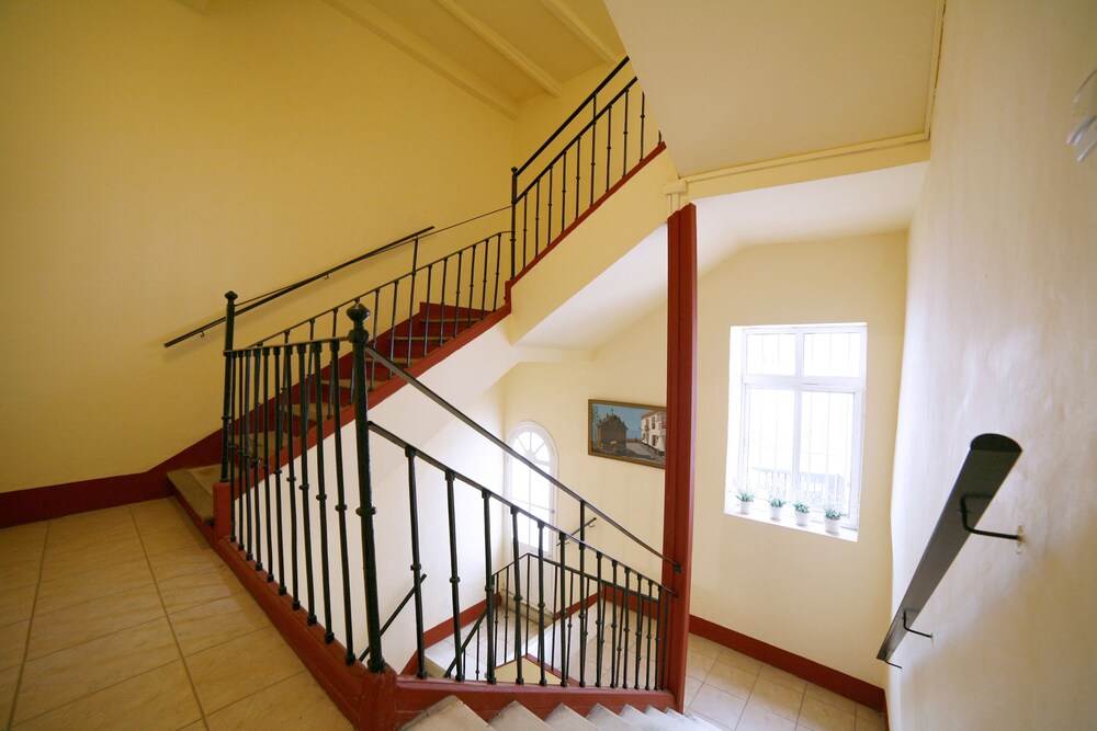 Victoria De Alba House