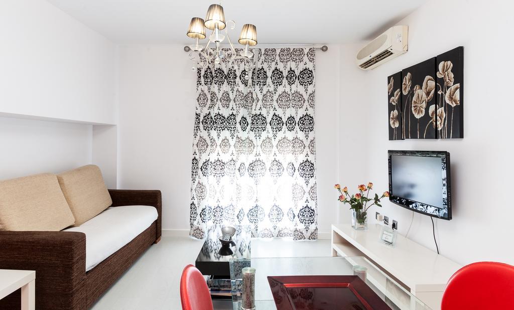 Apartamentos Abril