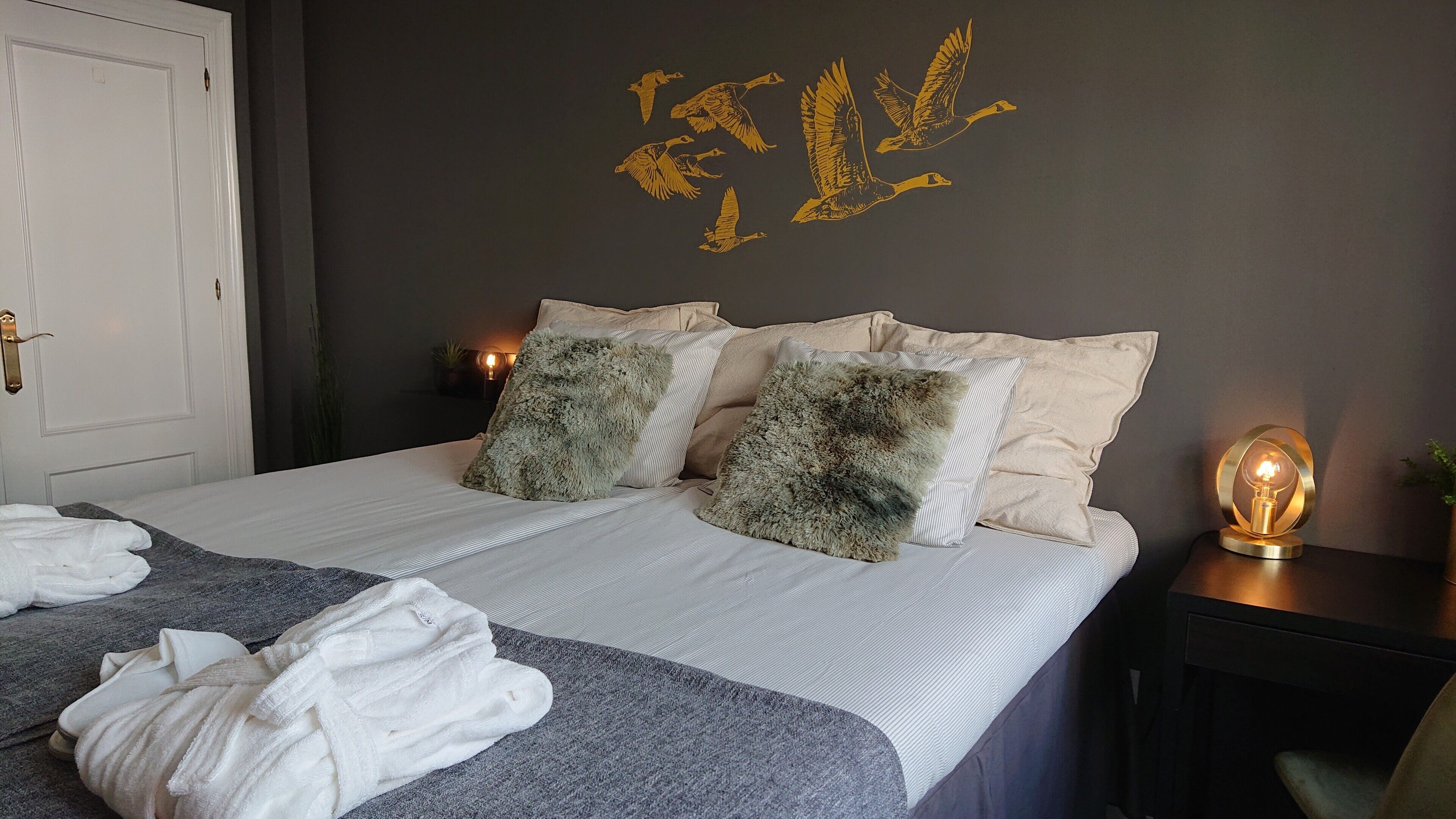 Carmen Rooms