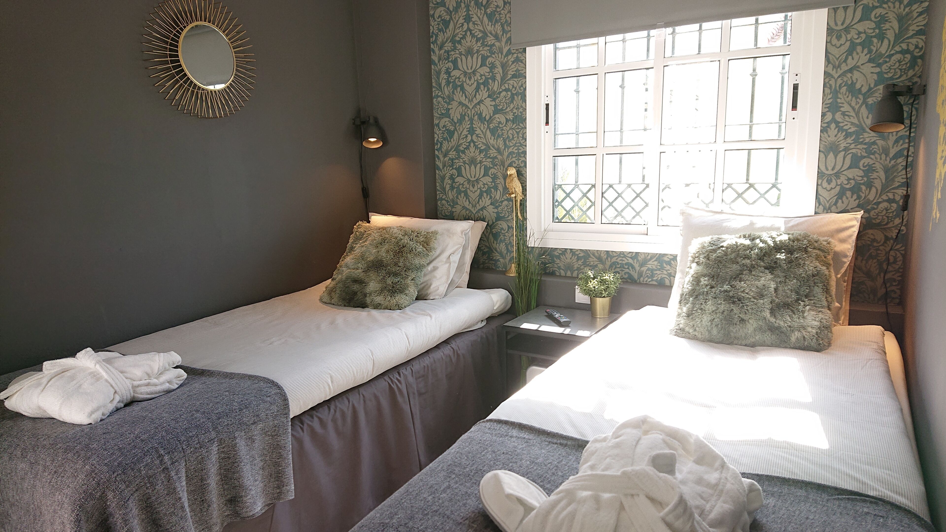 Carmen Rooms
