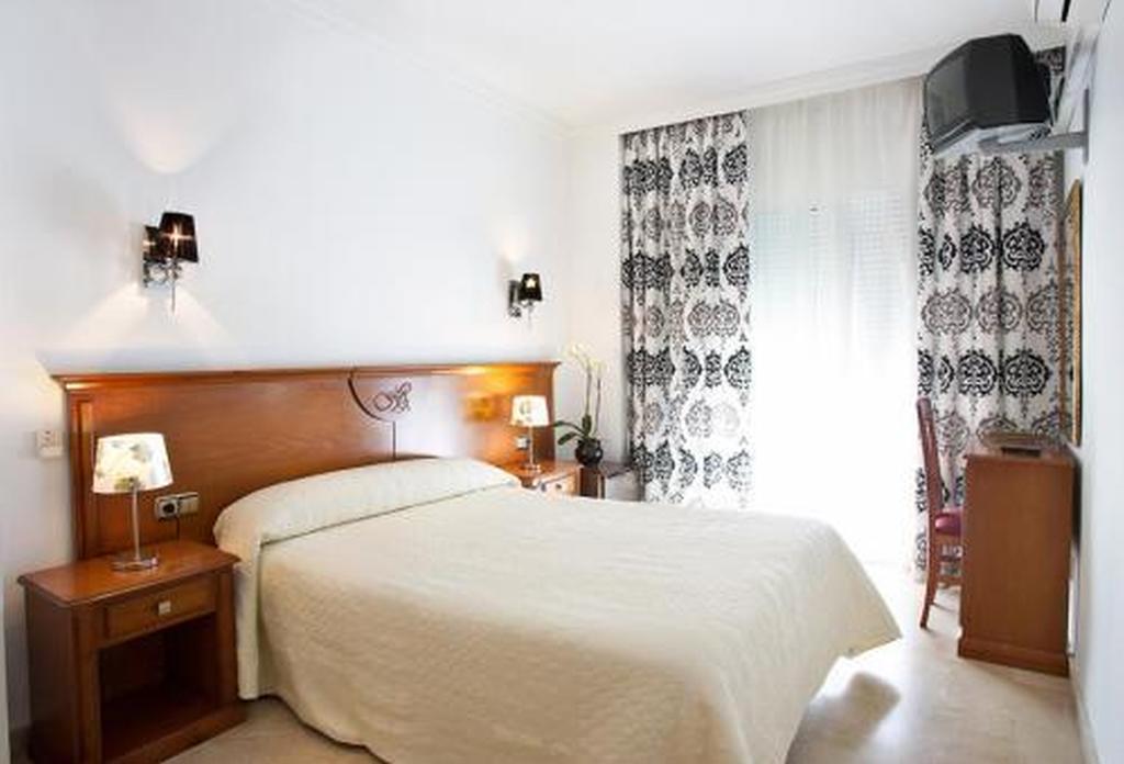 Hostal Abril