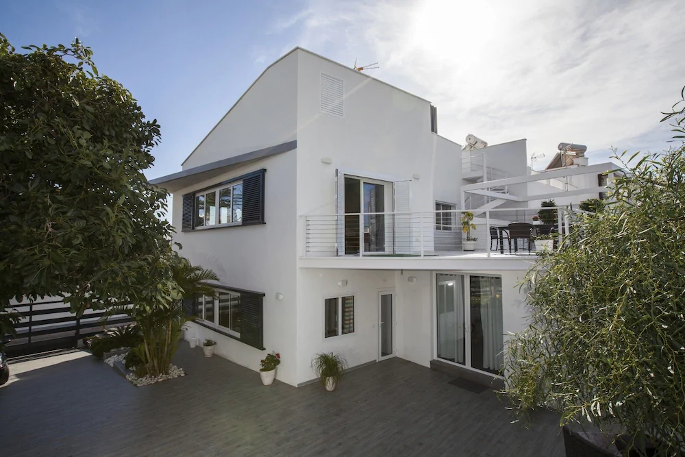 Luxury Apartments Villa San Salvador