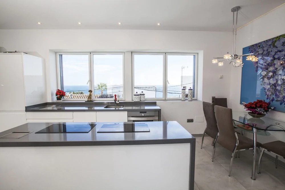 Luxury Apartments Villa San Salvador