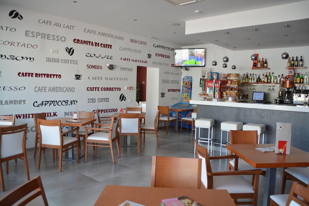 Mena Plaza
