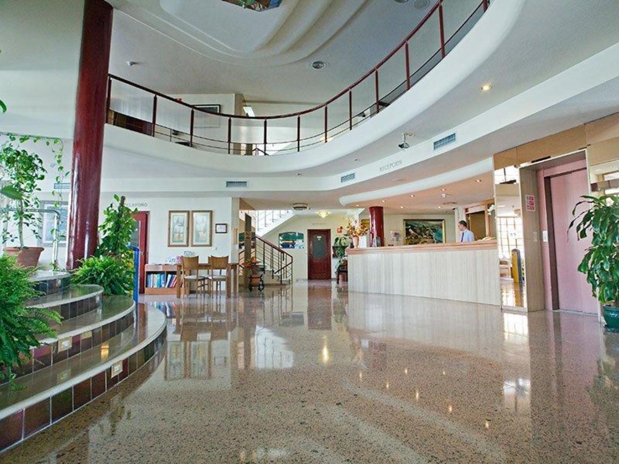 Perla Marina Hotel & Apartamentos