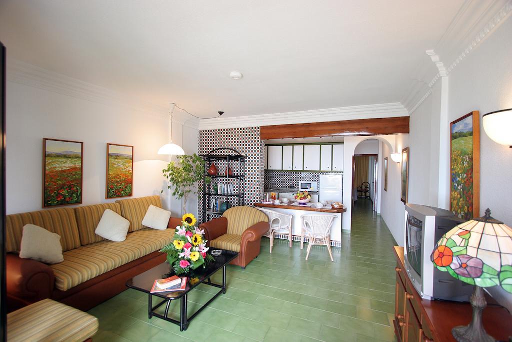Perla Marina Hotel & Apartamentos