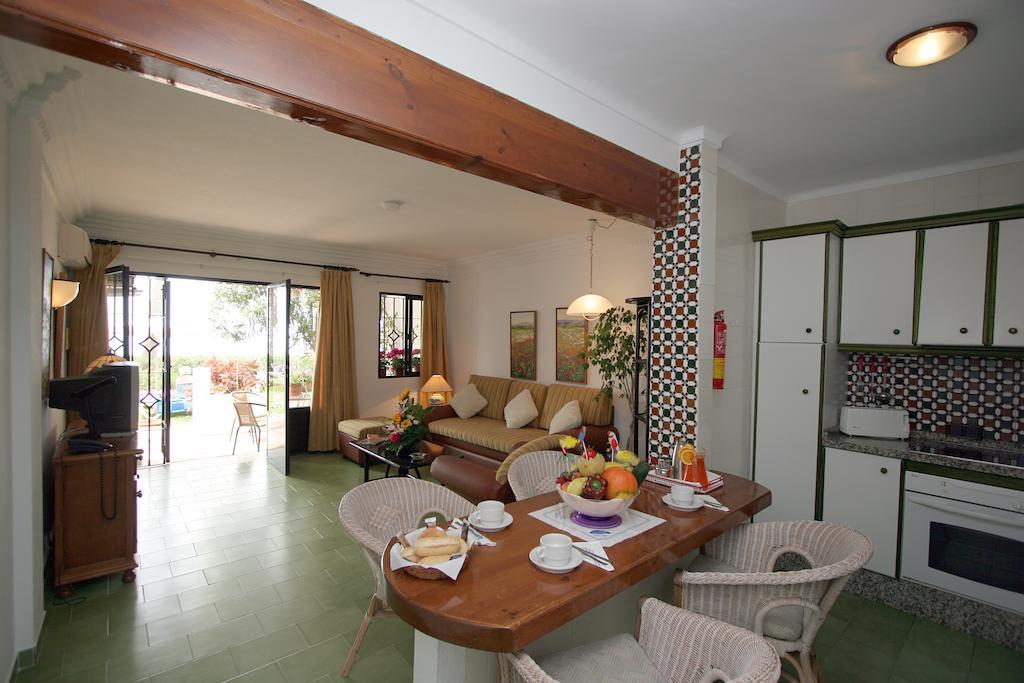 Perla Marina Hotel & Apartamentos
