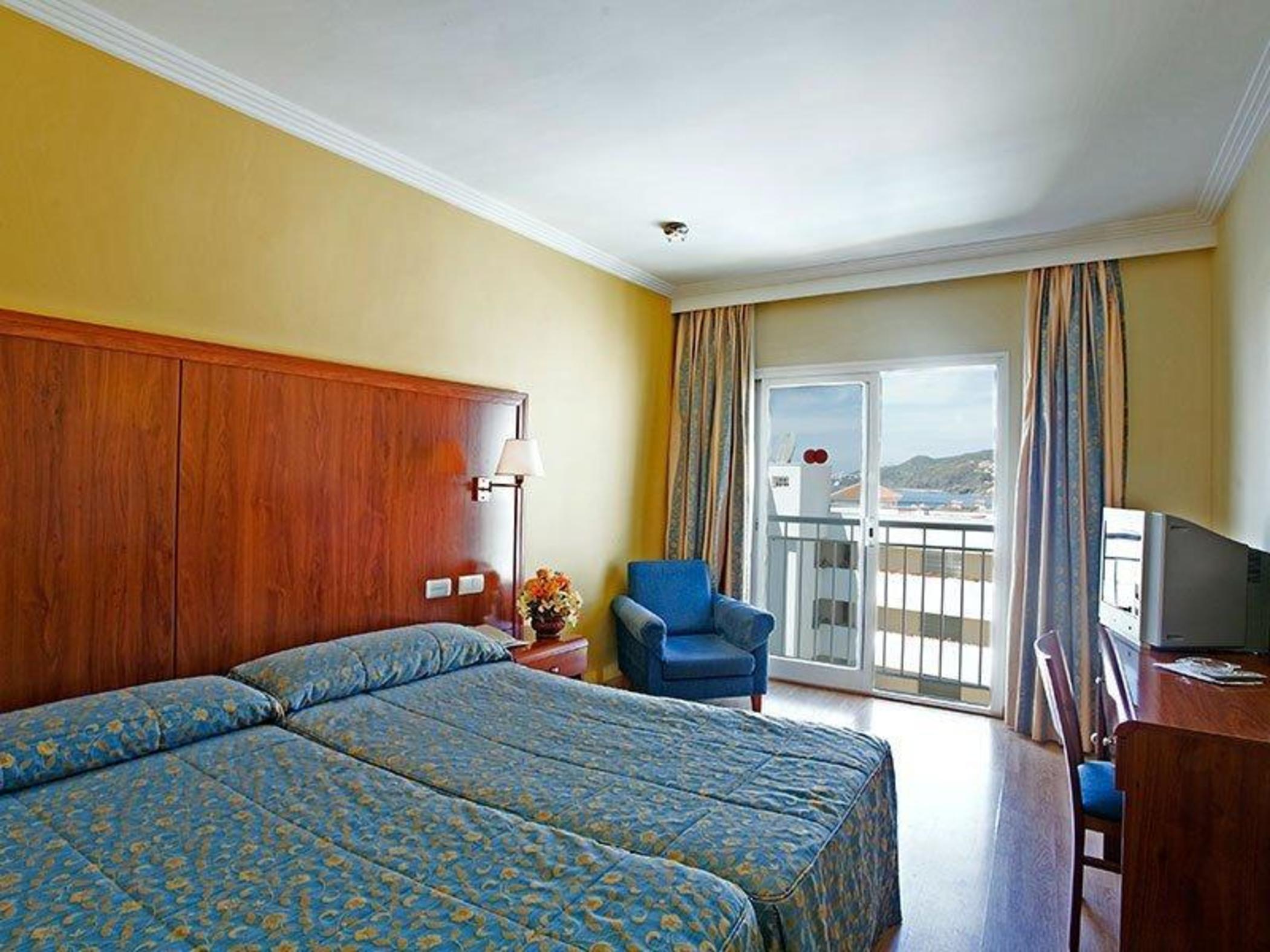 Perla Marina Hotel & Apartamentos