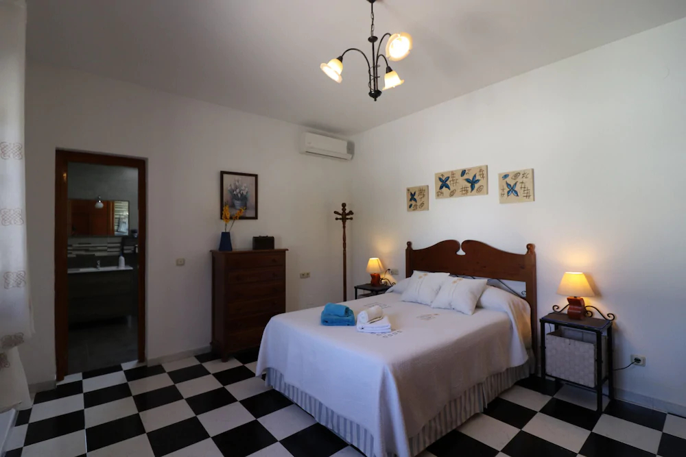 Villa Corbera
