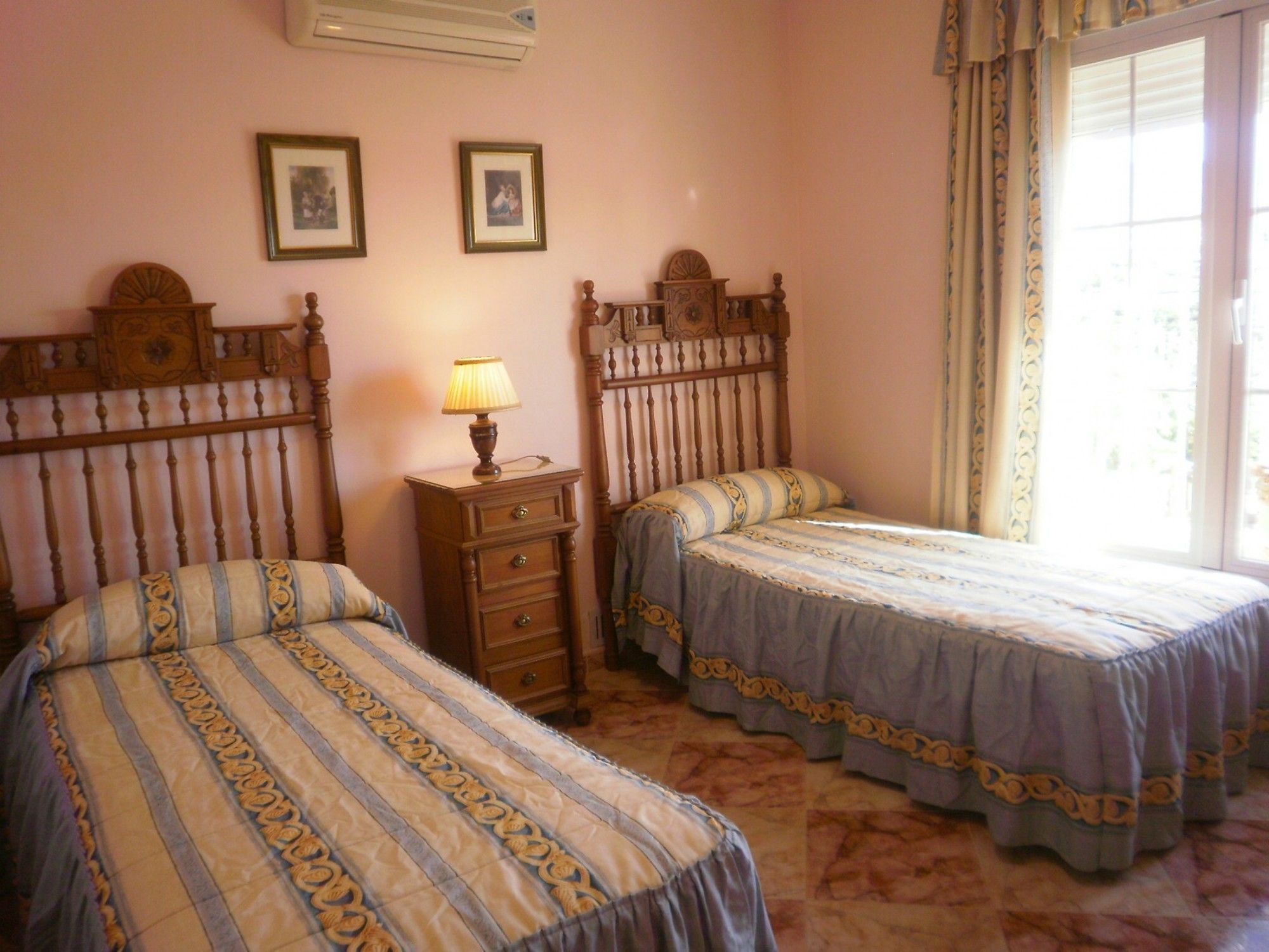 Villa Mercedes Canovas Nerja