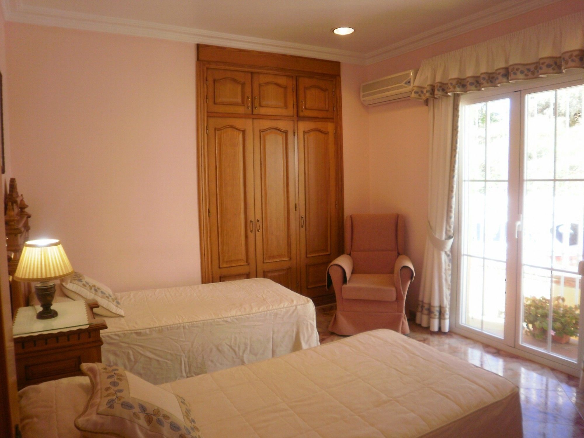 Villa Mercedes Canovas Nerja
