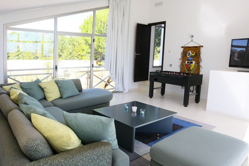 Sotogrande Almenara Modern 6 Br Villa