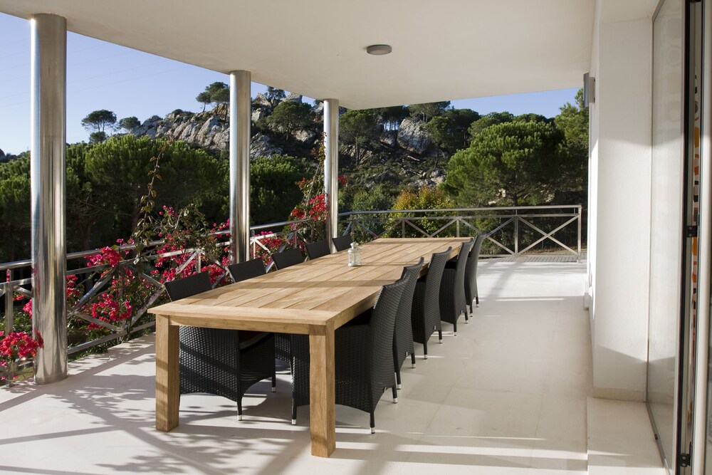 Sotogrande Almenara Modern 6 Br Villa