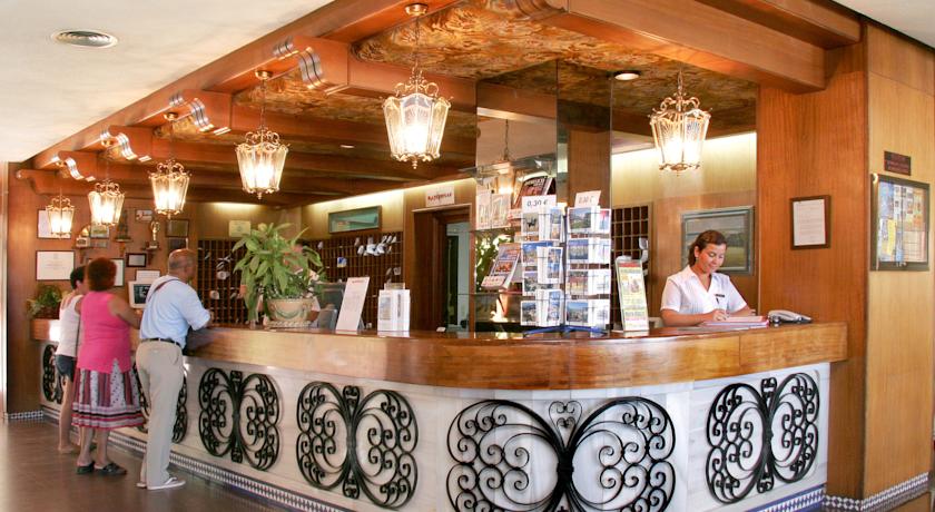 Hotel Apartamentos Bajondillo