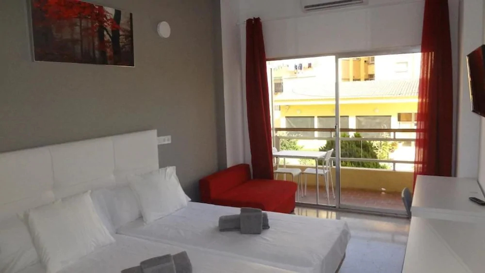 Carlos Rooms