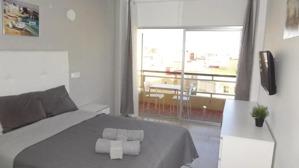 Carlos Rooms