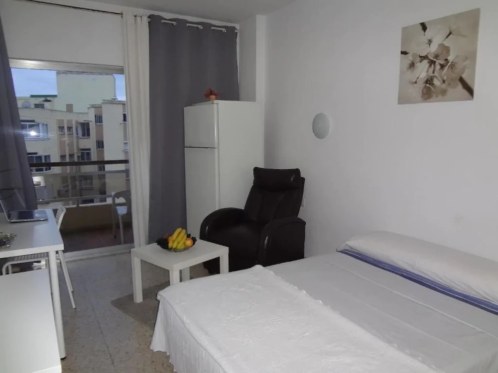 Carlos Rooms